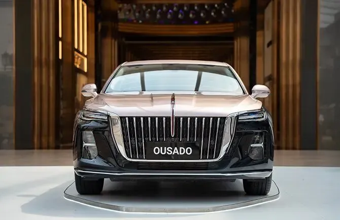 HongQi Alghanim Enhances Luxury at the Avenues Mall